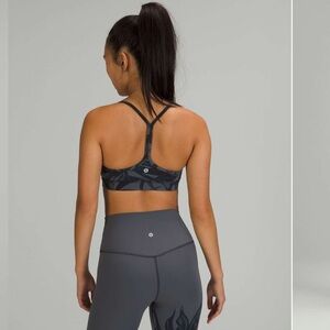 Lululemon Flow Y Nulu Bra *Light Support, A–C Cups Gray floral size 14